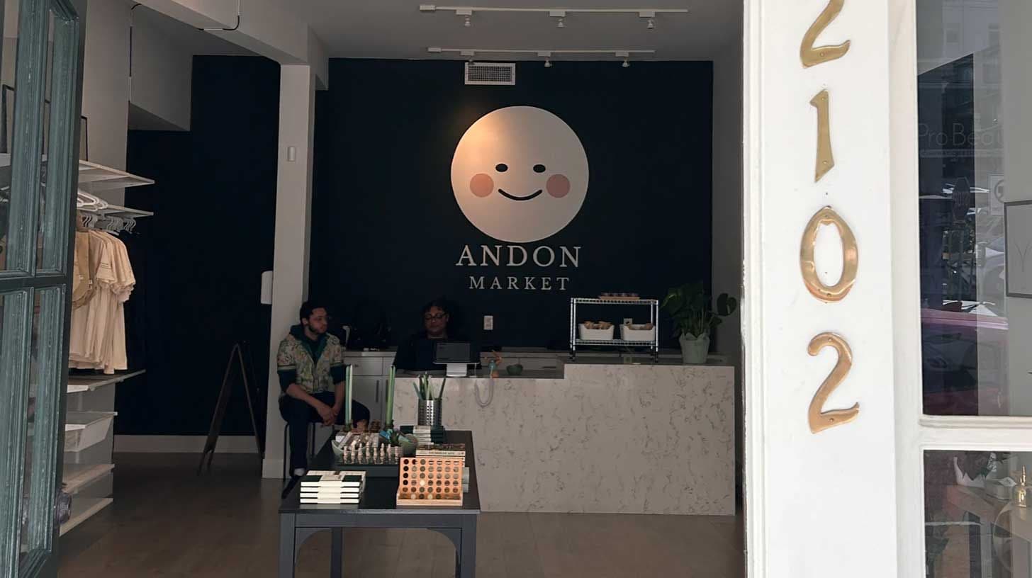 ما الذي يحدث عندما يدير الذكاء الاصطناعي متجرًا للبيع بالتجزئة؟